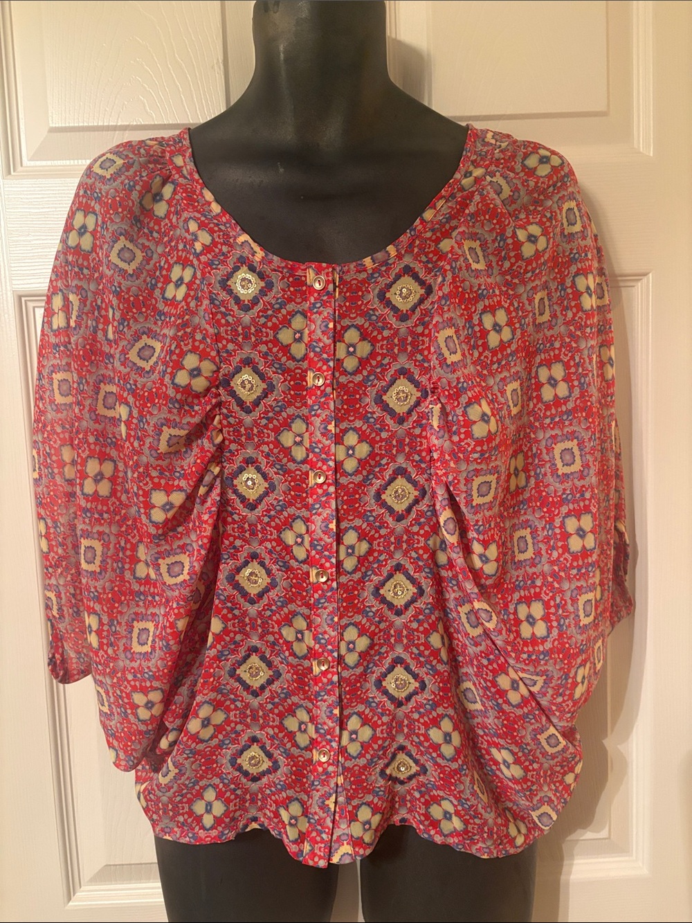 Boutique Women’s Red Patterned Button-Front Blouse size small
